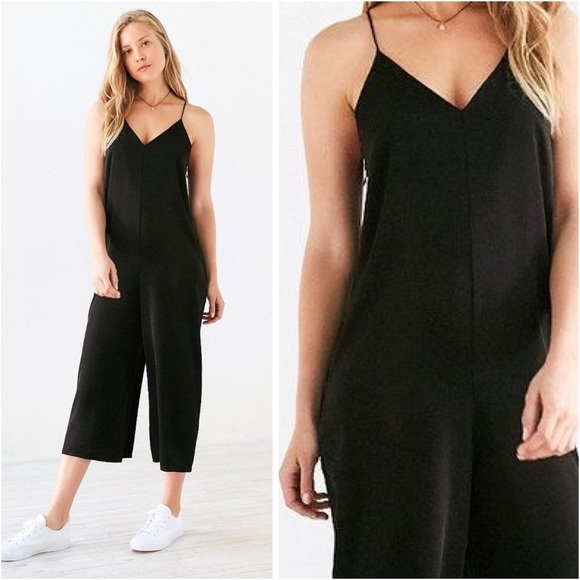 UO Silence and Noise Black Wide Cropped Leg Jumpsuit - Picture 11 of 12